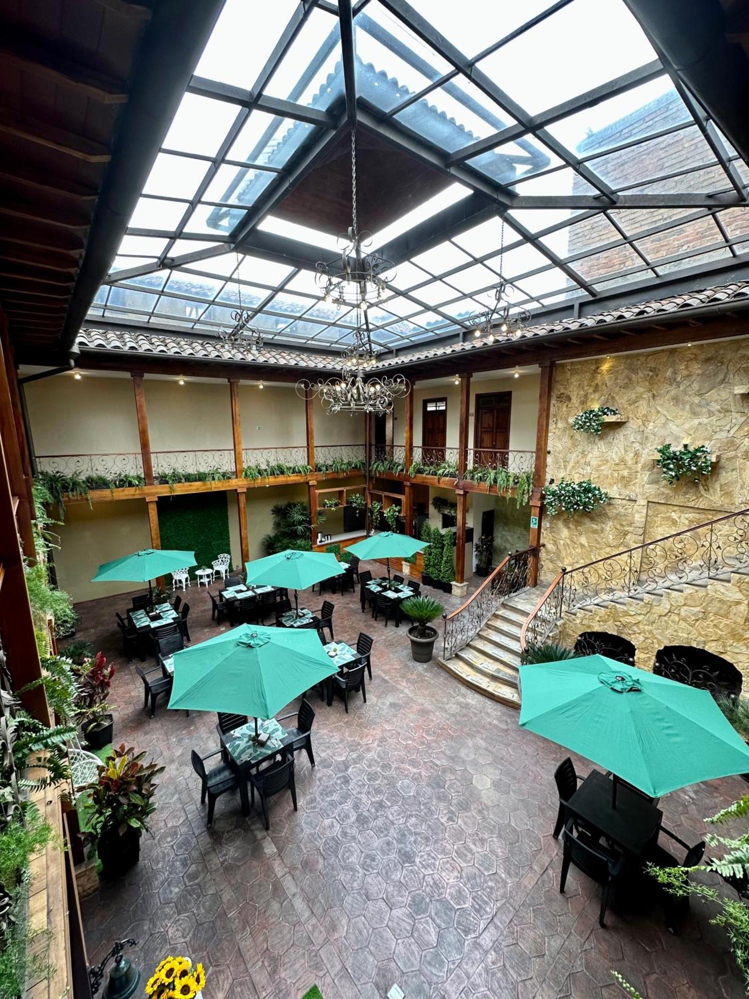 NASS Central Garden Cuenca Exterior foto
